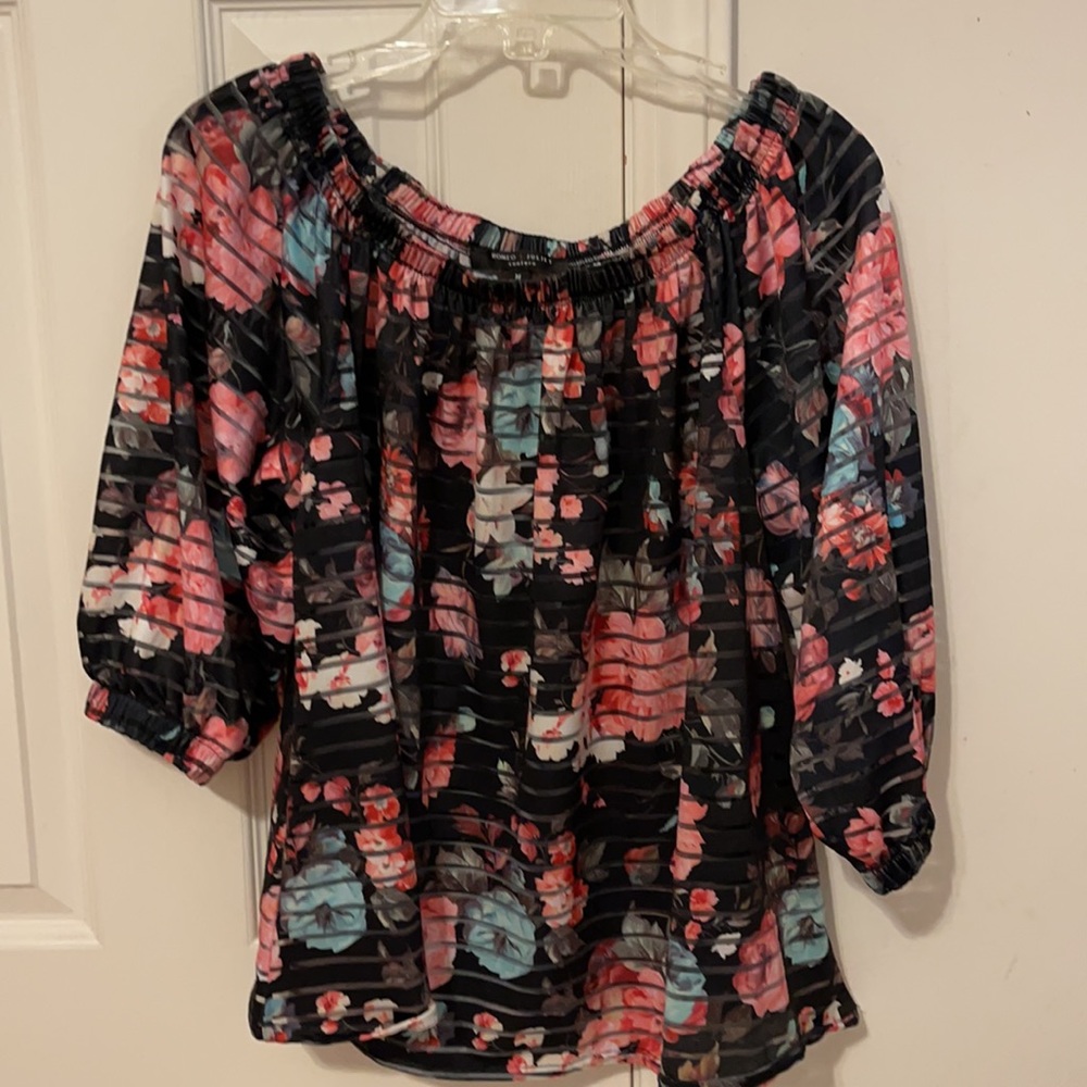 Brand: Romeo Juliet Couture Color: Multicolored Size: Medium